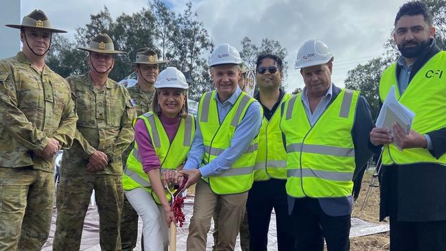 Richmond MP Justine Elliot and Assistant Defence Minister Matt Thistlethwaite.