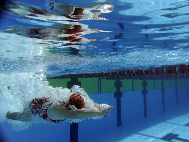 swimmer under water