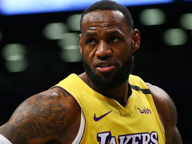 NEW YORK, NEW YORK - JANUARY 23: LeBron James #23 of the Los Angeles Lakers looks on against the Brooklyn Nets at Barclays Center on January 23, 2020 in New York City. NOTE TO USER: User expressly acknowledges and agrees that, by downloading and or using this photograph, User is consenting to the terms and conditions of the Getty Images License Agreement. Mandatory Copyright Notice: Copyright 2020 NBAE.   Mike Stobe/Getty Images/AFP == FOR NEWSPAPERS, INTERNET, TELCOS & TELEVISION USE ONLY ==