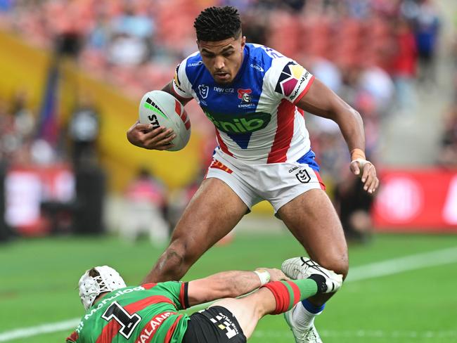 Kai Pearce-Paul finalises a deal with the Tigers. Picture: Bradley Kanaris/Getty Images
