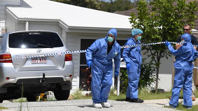 Police at the scene after Teresa Bradford was murdered. (AAP Image/Dan Peled)