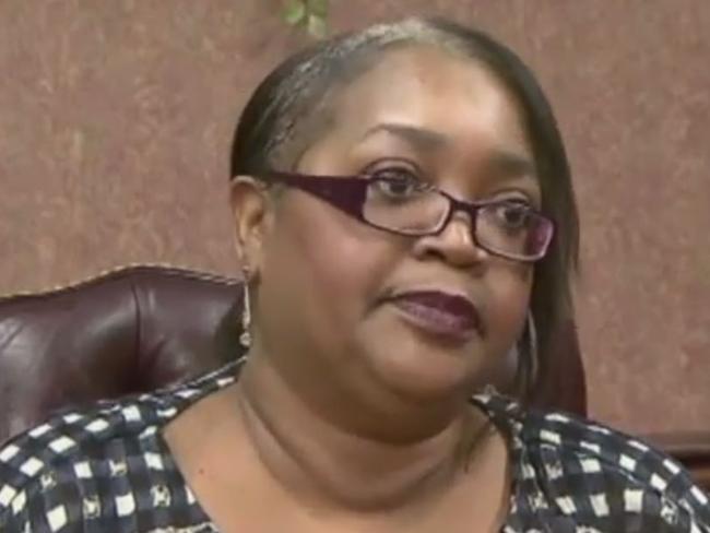 Ohio woman La-Sonya Mitchell Clark discovers co-worker is her birth ...