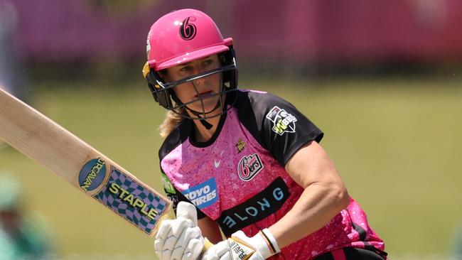 MELBOURNE, AUSTRALIA - NOVEMBER 08: Ellyse Perry of the Sydney Sixers bats during the WBBL match between Melbourne Stars and Sydney Sixers at CitiPower Centre on November 08, 2024, in Melbourne, Australia. (Photo by Robert Cianflone/Getty Images)