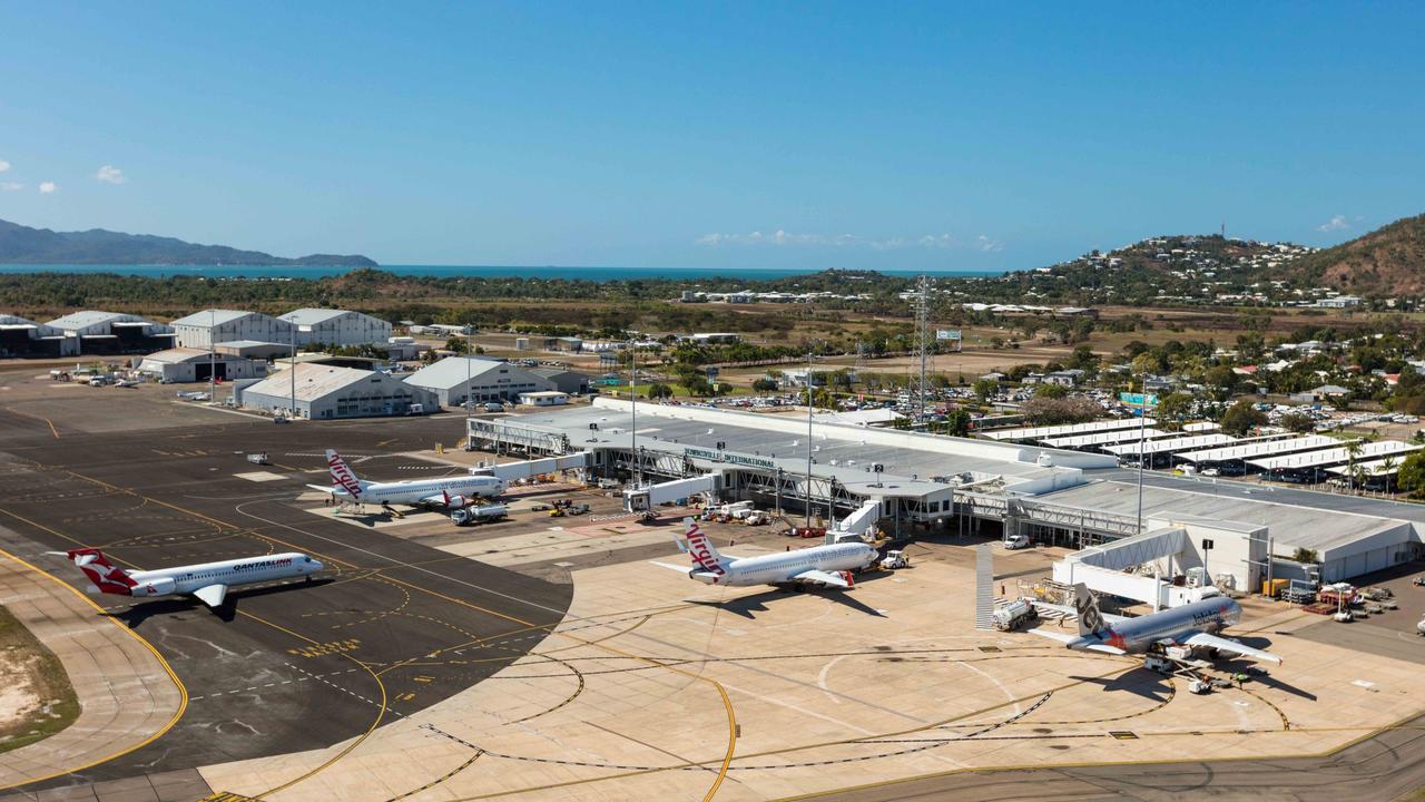 flights-affected-after-townsville-airport-mechanical-issue-on-runway