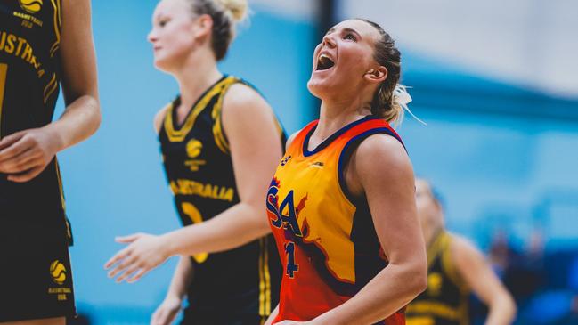 Sienna Lehmann in action for South Australia at the 2025 Basketball Australia Under-20 National Championships. Picture: Taylor Earnshaw