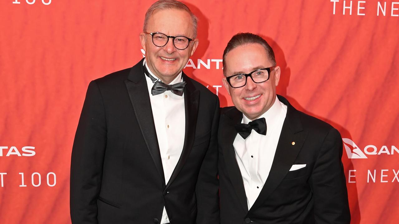 Prime Minister Anthony Albanese (L) stands with Alan Joyce. Picture: James D. Morgan/Getty Images