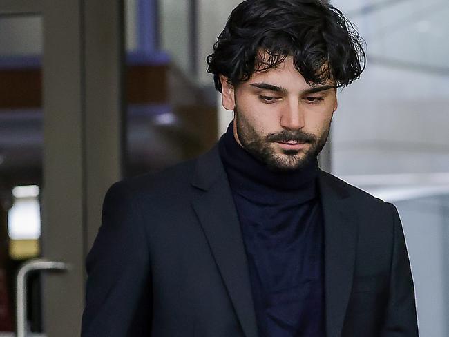 MELBOURNE, AUSTRALIA.NewsWire Photos. JANUARY 15, 2025. Alexander Grutteria, 23, leaves the Melbourne Magistrates Court after his charges were struck out.He was charged with throwing a bottle at umpire Steven Piperno at Marvel stadium during a clash between Carlton and St Kilda on August 25 last year.Picture: NewsWire/Ian Currie