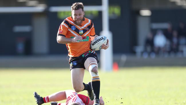 The Entrance maintained its sport in the top four with a win over Kincumber. Pictured, centre Matt Nelson. Picture: Sue Graham