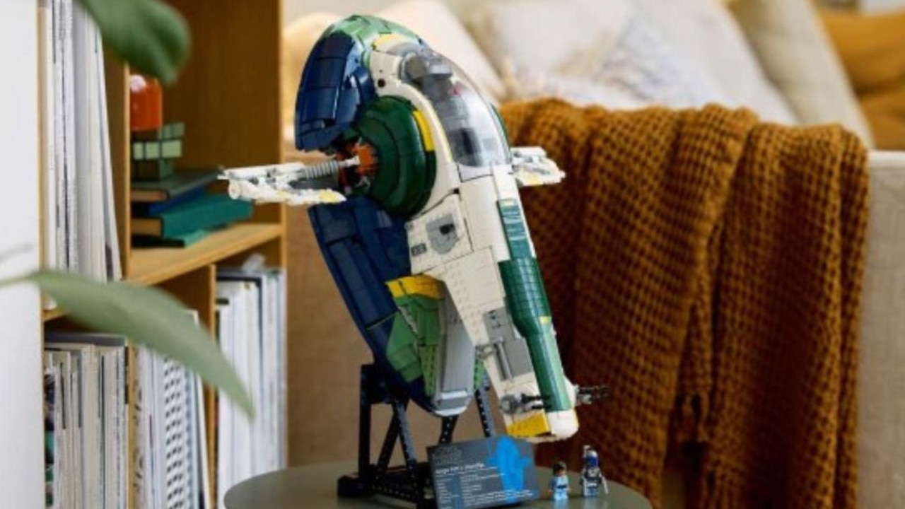 This is your chance to get you hands on the new Jango Fett's Fire-spray-Class Starship with an exclusive free gift included. Picture: LEGO