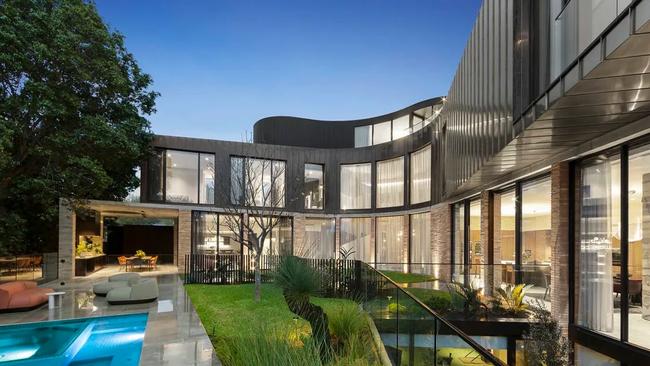 4-5 Myvore Court, Toorak.