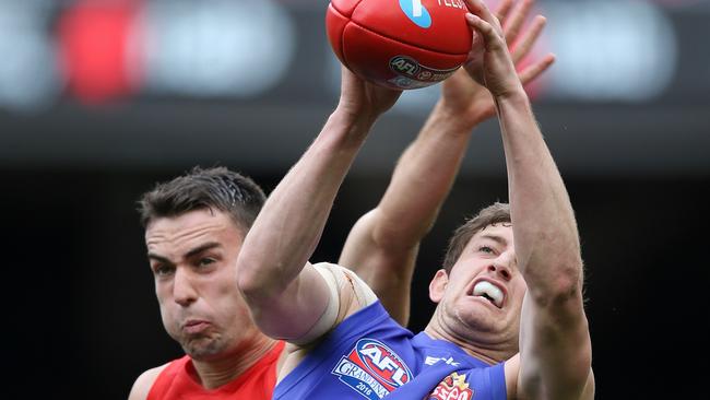 Premiership Dog Fletcher Roberts has signed with Essendon’s VFL team.