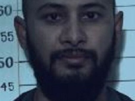 Police are seeking public assistance to locate a man who escaped from a minimum-security correctional facility in the state’s Central West earlier today.Mahmudul Bobbe, aged 33, was last seen running into bushland surrounding a complex at Kirkconnell, 30km east of Bathurst, about 2pm today (Friday 4 December 2020),Officers from Chifley Police District attended the scene and are currently making inquiries. Bobbe is described as being of Indian/Sub Continental appearance with a dark brown complexion, thin build, 170cm and 60kg, with a shaved head, brown beard. At the time he was wearing a prison-issued green clothing.