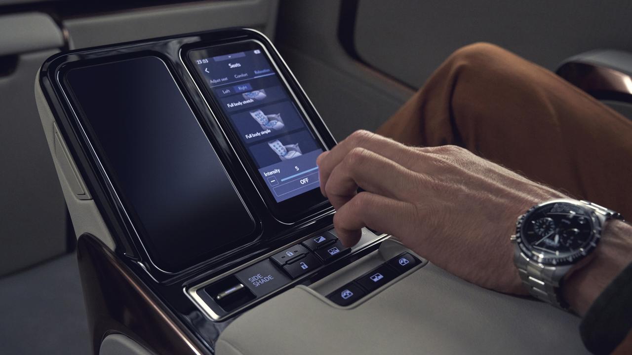 Clever touchscreens hand control to the back.