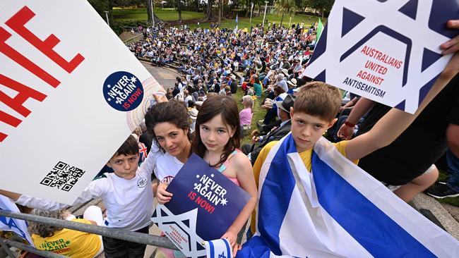 Hillit Zehavi with her children (L-R) Beri 10, Roni 8 and Shaked 12 among the Pro Israel supporters at a rally for Never Again Is Now. Pic: Lyndon Mechielsen.