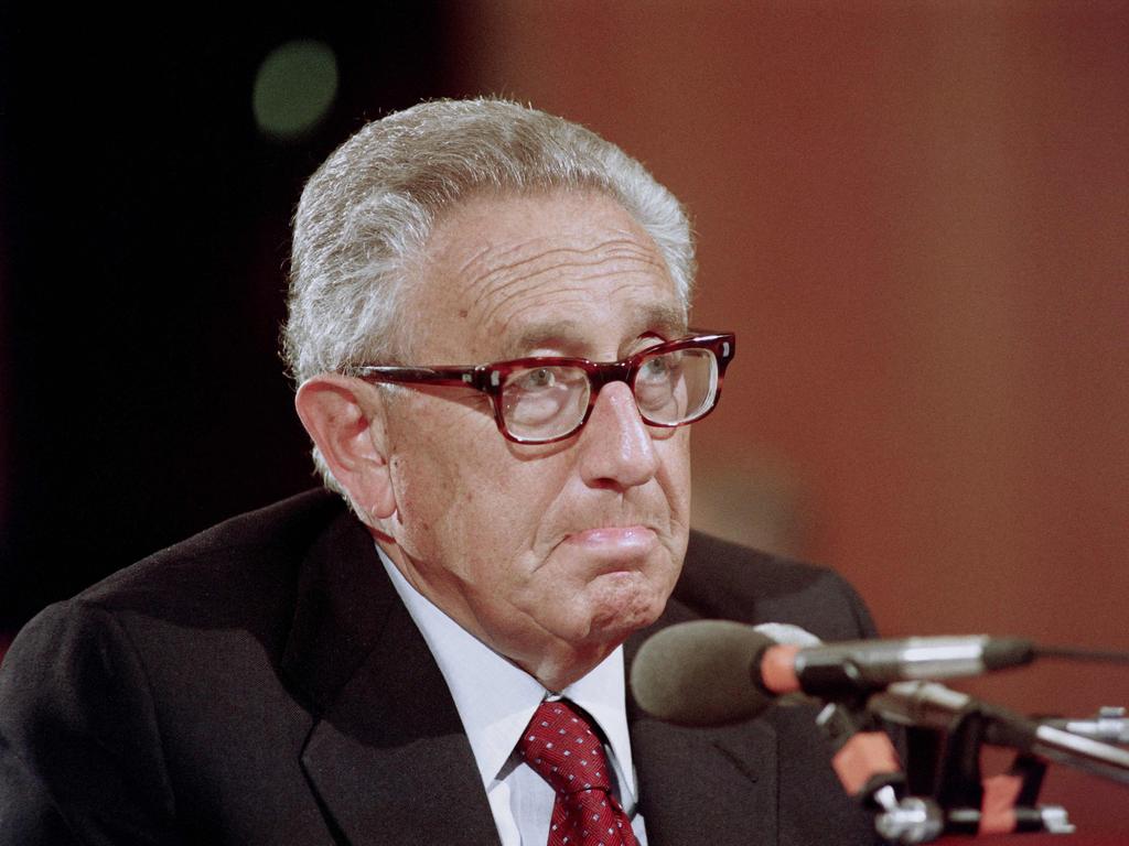 Polarising figure astride world stage dies