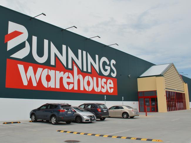 A new mega Bunnings opening its doors in Western Australia is the state’s biggest, featuring a nation-first for the ever-popular hardware chain and full-room displays that should give Ikea a run for its money. The new store, which replaces the current Midland Warehouse, spans more than 21,000 square metres - nearly 7000 sqm larger than the existing store - with more than double the amount of car parking at about 480 bays. Picture: NCA NewsWire / Rebecca LeMay