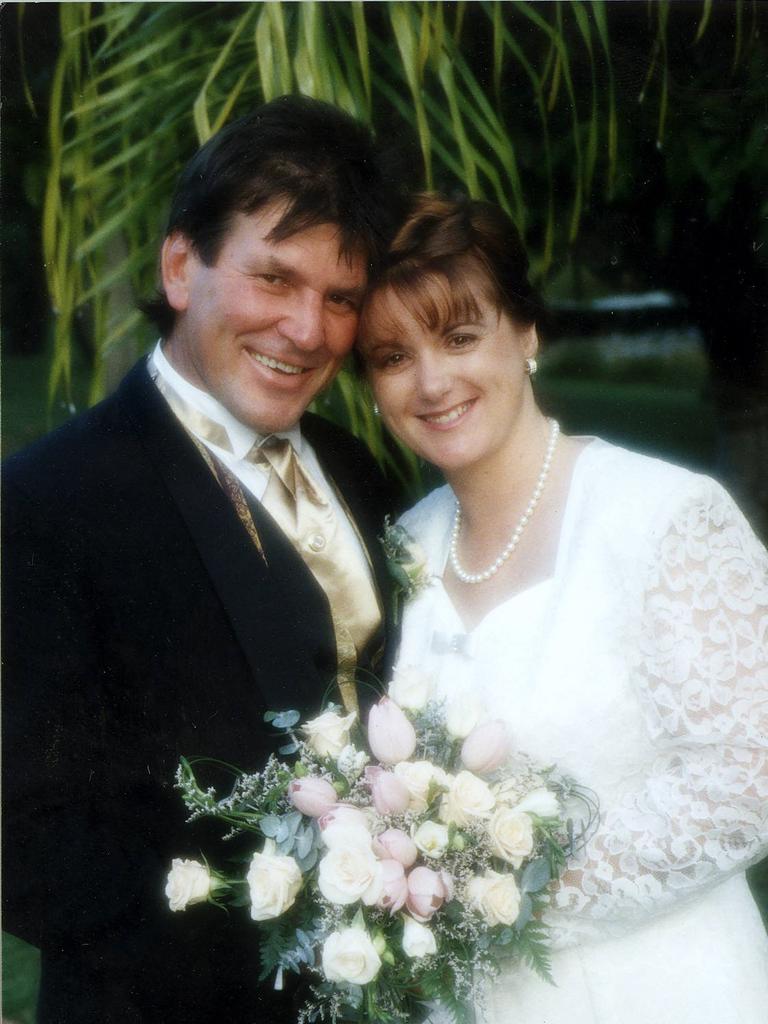 Wayne Rasmussen and Anne Davies were married on June 27, 1999 in Hervey Bay.