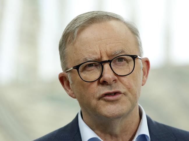 PERTH, AUSTRALIA - NewsWire Photos OCTOBER 9th ÃÂ 2022: The Prime Minister, Anthony Albanese, in Perth to officially open the METRONET Airport Line. Picture: NCA NewsWire /Philip Gostelow