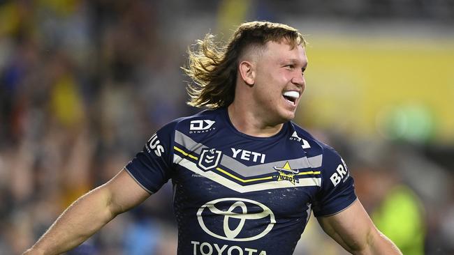 Cowboys re-sign State of Origin star