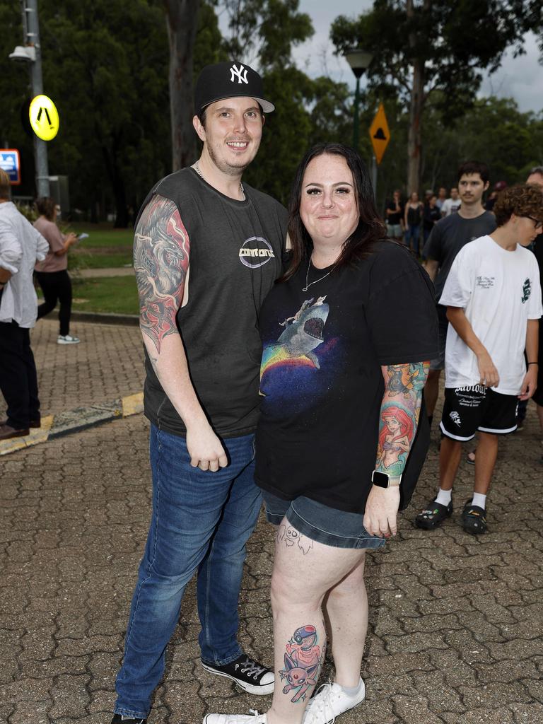 In pictures Fans rock out to Blink 182 in Brisbane The Courier Mail