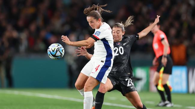 Indiah-Paige Riley (R) debuted for the Matildas two years ago - but is helping the Football Ferns in their World Cup push. Picture: Getty