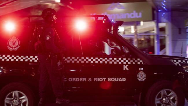 Police swarmed the busy shopping centre. Picture: NCA NewsWire / Monique Harmer