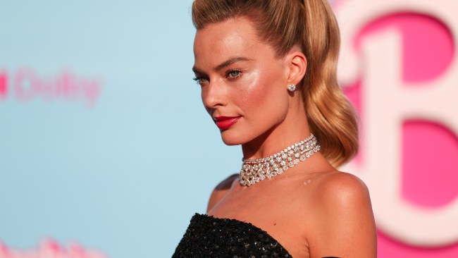 Margot Robbie: Biography, Actor, 2024 Oscar Nominee