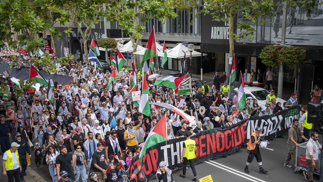 SYDNEY, AUSTRALIA - NewsWire Photos - JANUARY 19, 2025: Free Palestine rally through the streets of Sydney from Hyde Park. Picture: NewsWire / Simon Bullard.