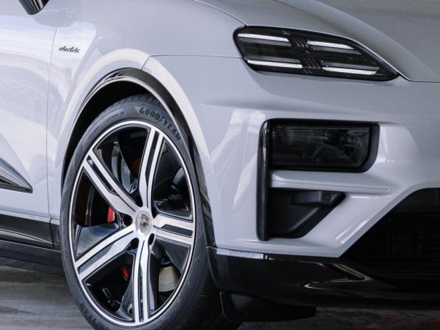 2024 Porsche Macan Electric