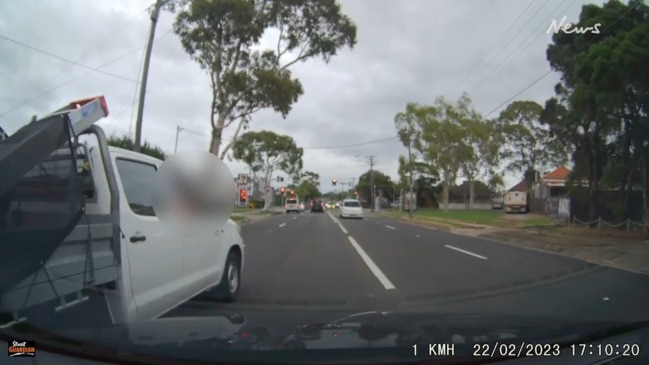 Terrifying ‘glove’ Stunt In Sydney Road Rage Chase | Video | The Advertiser