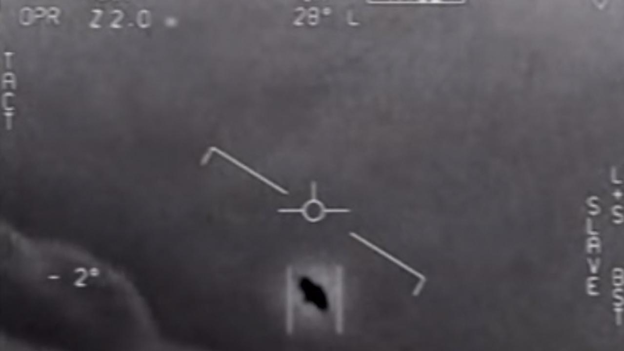 Captura de vídeo da marinha dos EUA mostrando interações com 'fenômenos aéreos não identificados', uma das únicas interações de OVNIs confirmadas pelo governo. Imagem: Folheto/DoD/AFP