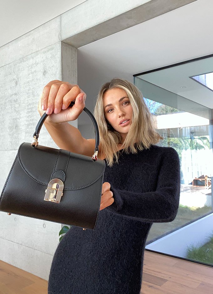 Model Brooke Hogan s handbag styling secrets and the bag she can t live without this spring Vogue Australia