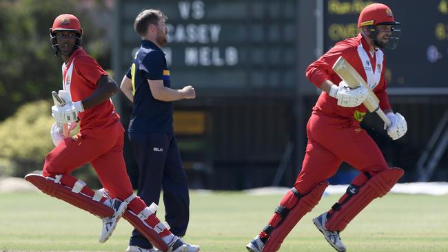 Luke Manders (right) has joined Frankston Peninsula from Casey South Melbourne. Picture: Andy Brownbill