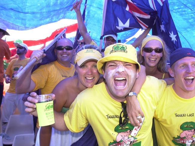 JANUARY 4, 2004: Fanatics president Warren Livingstone with friends at the SCG in Sydney during Fourth Test of Australia v India series 04/01/04. Pic Craig Greenhill.Cricket / Fan