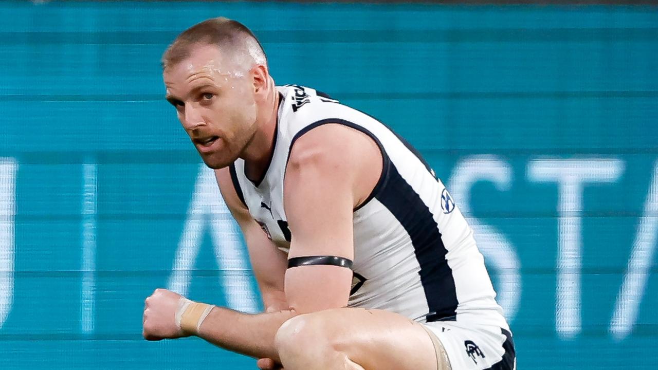 MELBOURNE, AUSTRALIA – SEPTEMBER 15: Sam Docherty of the Blues is seen with a dislocated shoulder during the 2023 AFL First Semi Final match between the Melbourne Demons and the Carlton Blues at Melbourne Cricket Ground on September 15, 2023 in Melbourne, Australia. (Photo by Dylan Burns/AFL Photos via Getty Images)