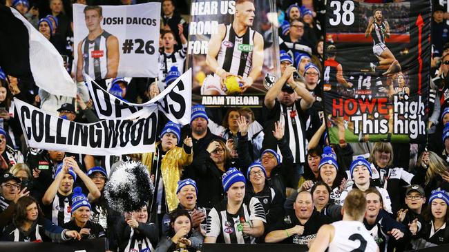 Jordan de Goey celebrates with fans. (Photo by Michael Dodge/AFL Media/Getty Images)