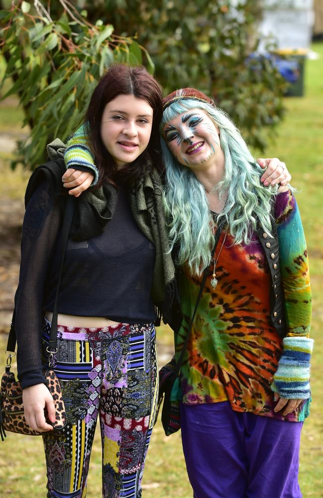 Maroochy Music and Visual Arts Festival, 2015. From left: Shannon Majane and Melissa Uykun. Photo: Che Chapman / Sunshine Coast Daily