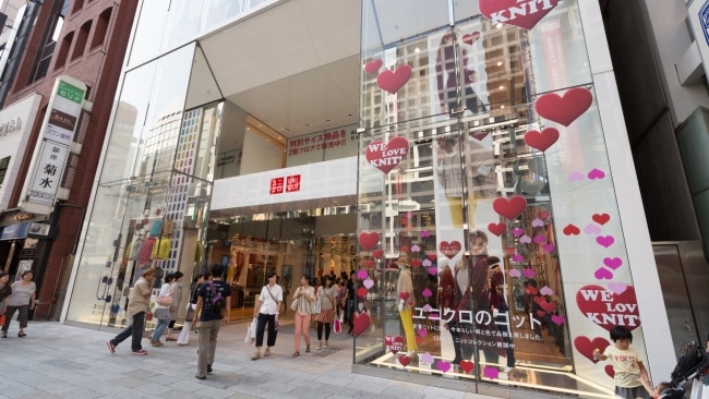 Let's go the largest UNIQLO in Japan! 👚🎌 💡Uniqlo Ginza is a