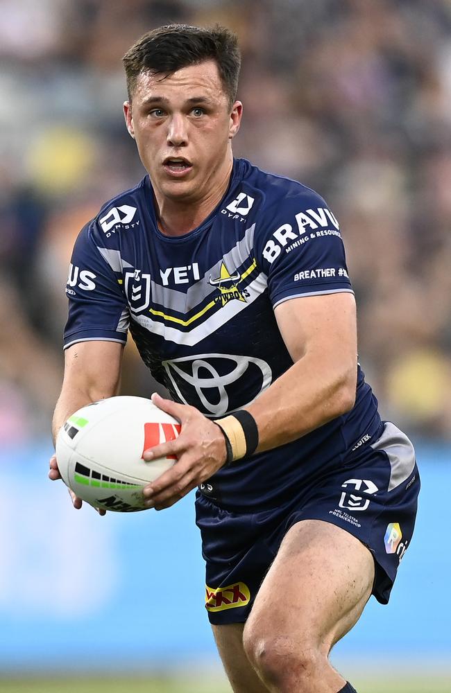 Scott Drinkwater runs the ball. (Photo by Ian Hitchcock/Getty Images)