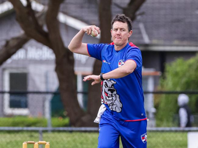 Bryce McGain bowling for Mornington. Picture: Al Dillon