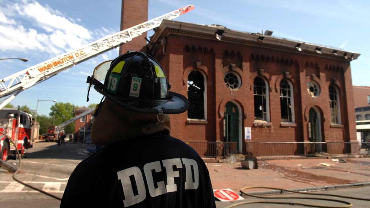 Firefighters on hand as Washington DC building explodes | Sky News ...