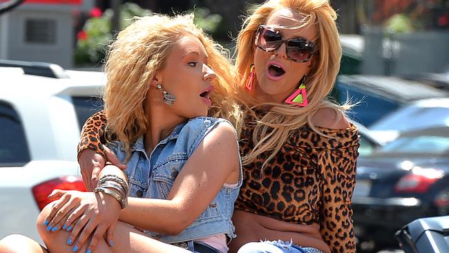 Iggy Azalea and Britney Spears Film a Music Video on Ventura Blvd Pictured: Iggy Azalea, Britney Spears Ref: SPL994929 090415 Picture by: Photographer Group / Splash News Splash News and Pictures Los Angeles: 310-821-2666 New York: 212-619-2666 London: 870-934-2666 photodesk@splashnews.com