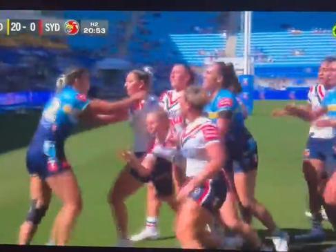 Tension boilover between Titans and Roosters in NRLW match