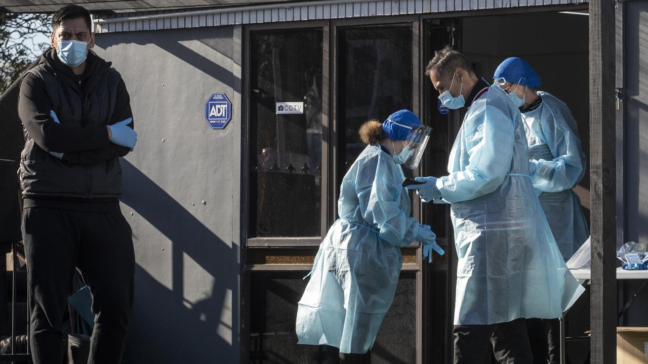 Central Auckland residents queue to be tested for COVID-19, after the city was placed into level three lockdown. Picture: NZ Herald/Greg Bowker