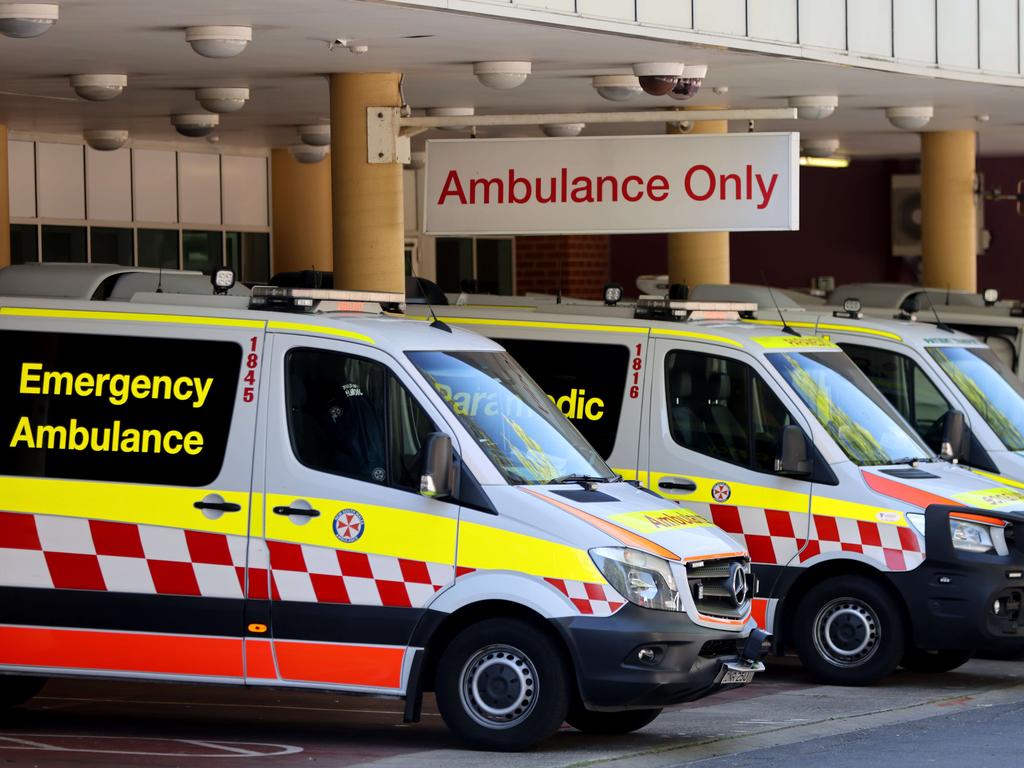 Covid-19 has heaped pressure on paramedics. Picture: NCA NewsWire/Damian Shaw