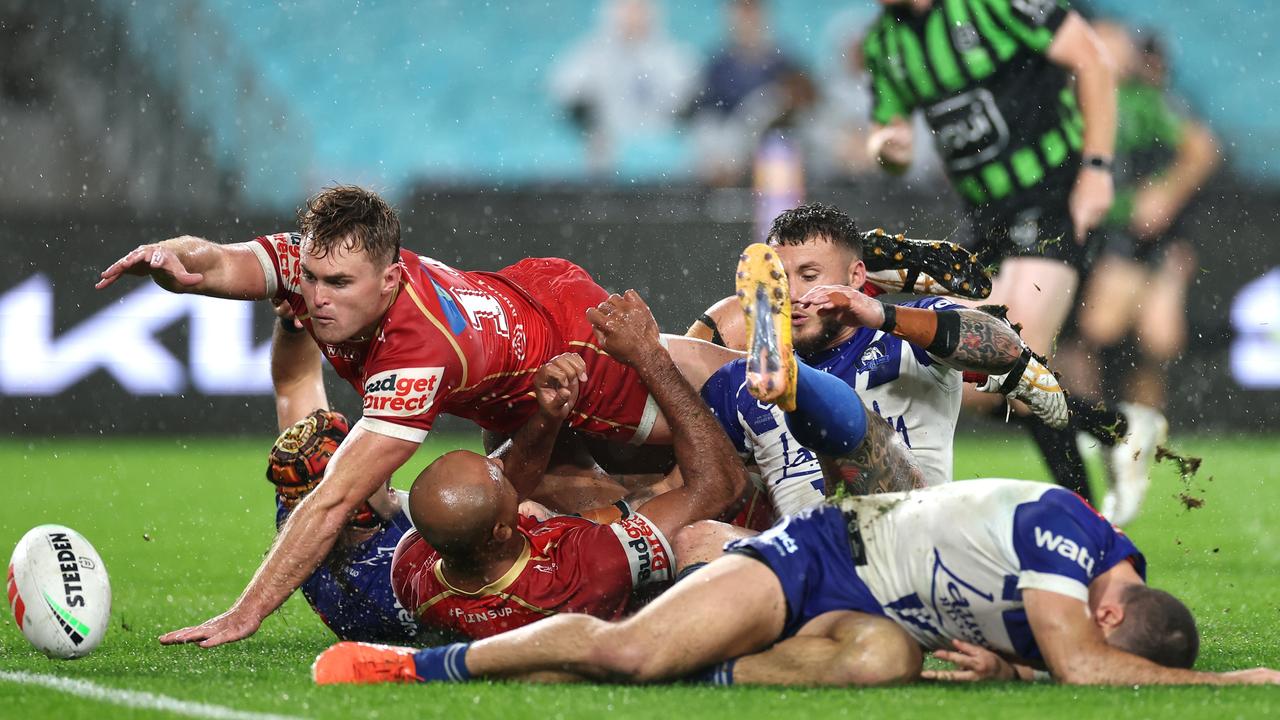 NRL Live: Dogs hit back as Sydney weather wreaks havoc