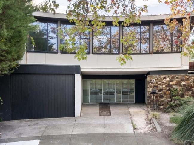 4 Theodore Crt, Toorak (actual now pics) - for Herald Sun Real Estate