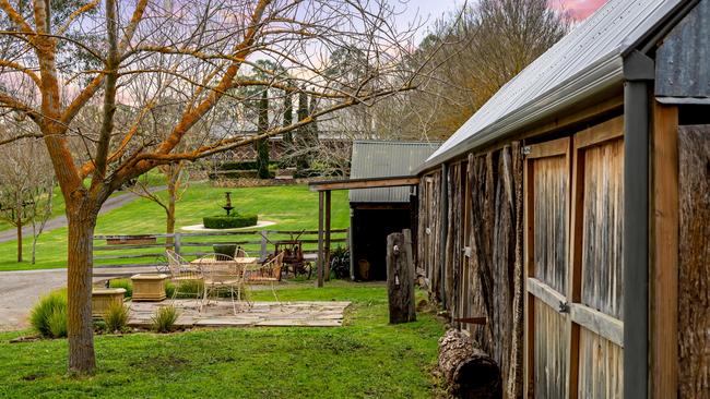 Many old outbuildings remain.