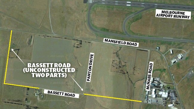 The federal Department of Infrastructure is seeking the owner of the strips of land (marked in yellow) near Melbourne Airport. Source: Google