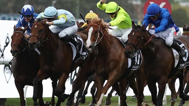 Lake Forest (left, blue and white cap) won a thrilling Golden Eagle. Picture: Jeremy Ng / Getty Images